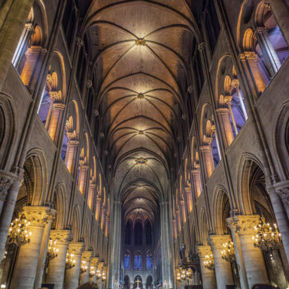 Fotografía del interior de la Catedral de Notre Dame en París