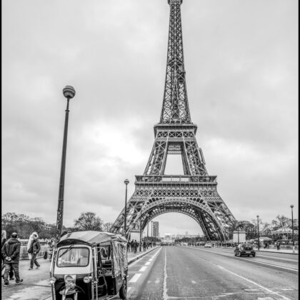 Tuk Tuk frente a la Torre Eiffel - cuadros ciudades parís